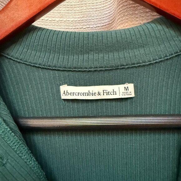 Abercrombie Long-Sleeve Ruched Dress – Emerald Green, Size Medium - Picture 4 of 4